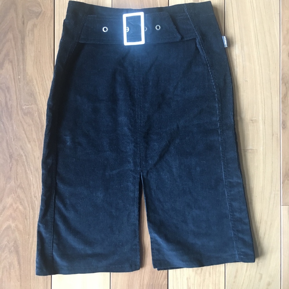 Black skirt with buckle